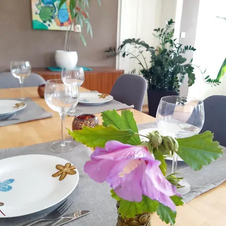 Große Altbauwohnung Auf Dem Land *