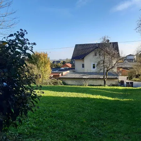 Grosse Altbauwohnung Auf Dem Land Apartmán *