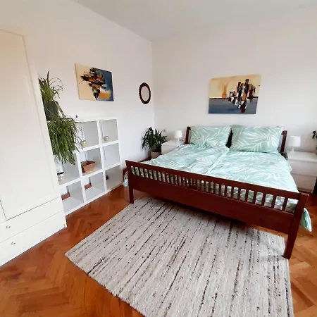 Große Altbauwohnung Auf Dem Land Kallham