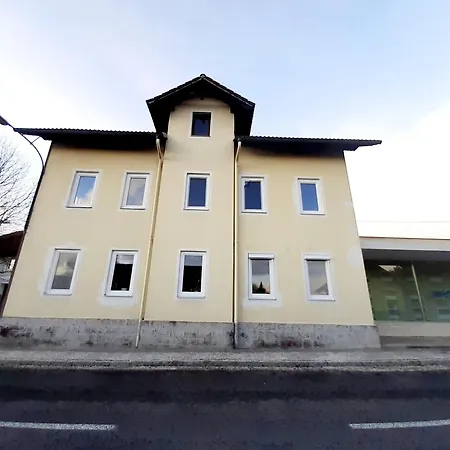 Grosse Altbauwohnung Auf Dem Land Kallham