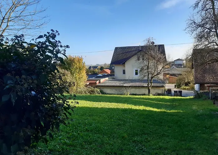 Grosse Altbauwohnung Auf Dem Land 아파트 *