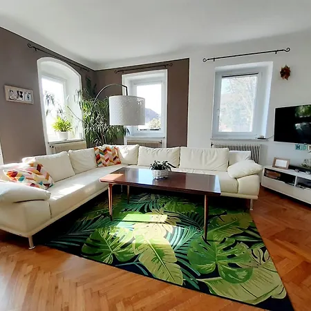 Grosse Altbauwohnung Auf Dem Land * Kallham