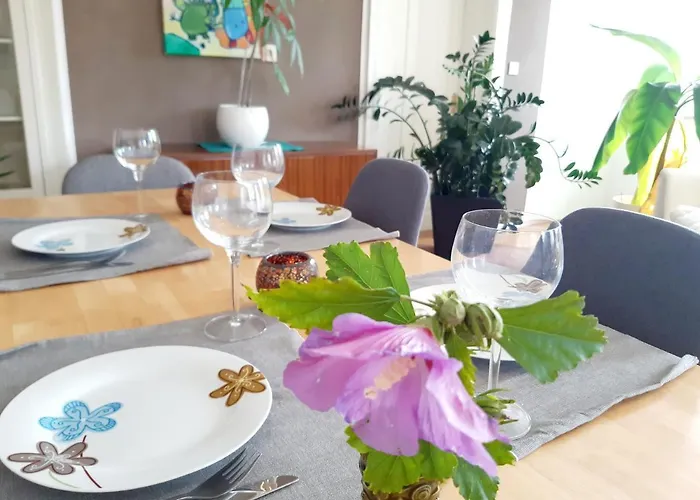 Grosse Altbauwohnung Auf Dem Land *