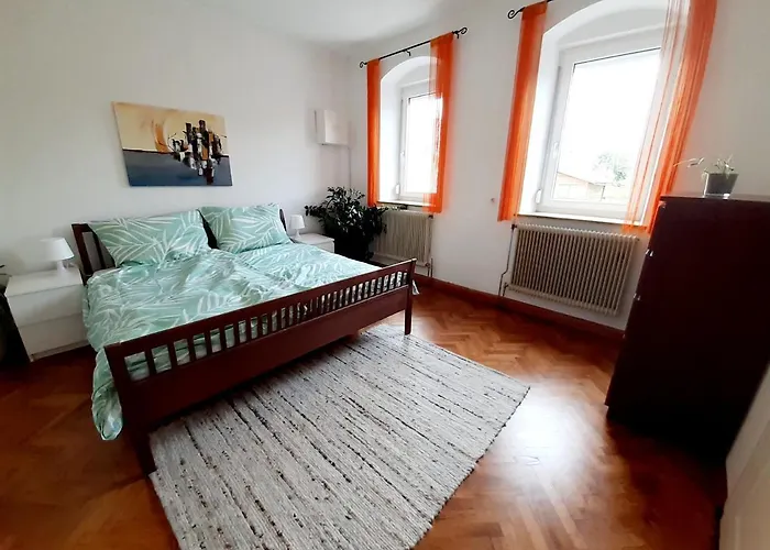 Daire Grosse Altbauwohnung Auf Dem Land